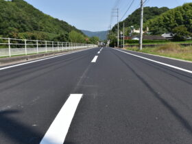 西道維第１２１号　県道観音寺池田線　道路維持修繕工事（舗装工）